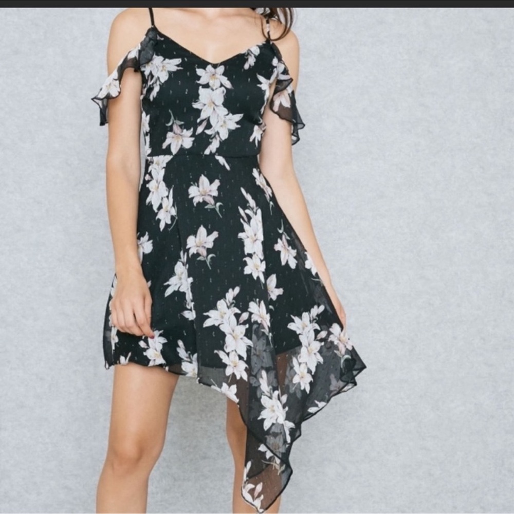 Miss Selfridge Chiffon Floral Print Ruffled Dress with White Asymmetry Size 6